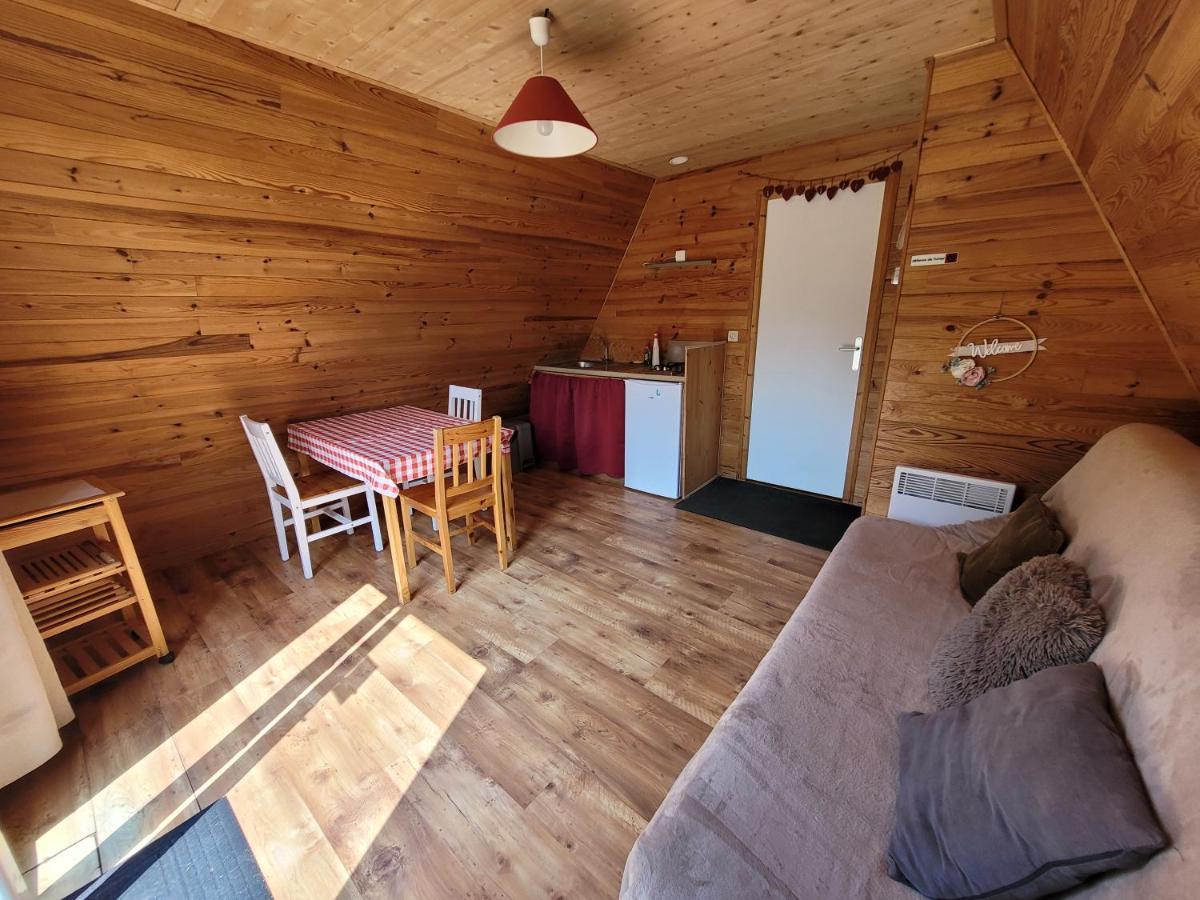Camping Les Hirondelles Bourg-Sainte-Marie Екстериор снимка
