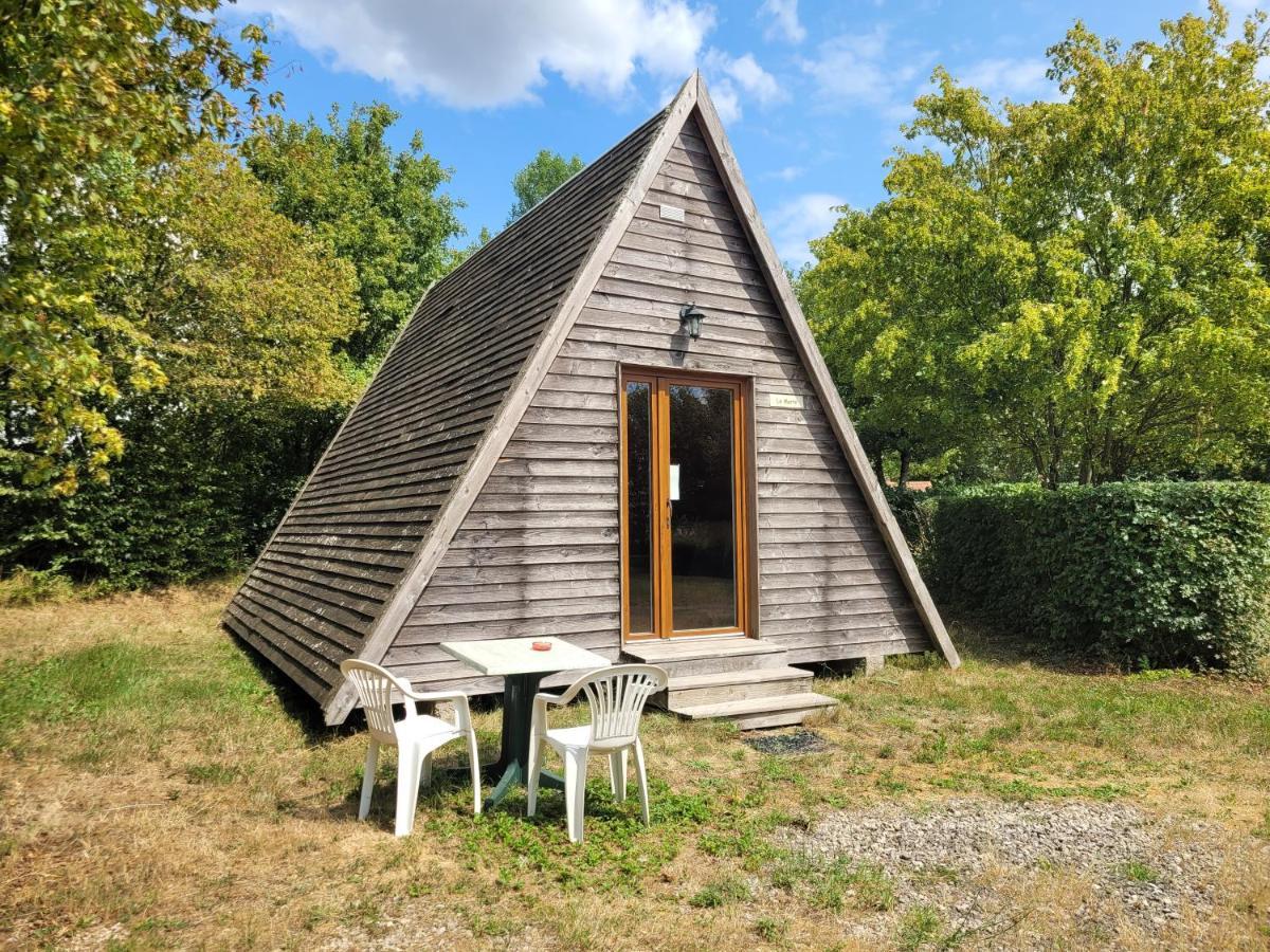 Camping Les Hirondelles Bourg-Sainte-Marie Екстериор снимка