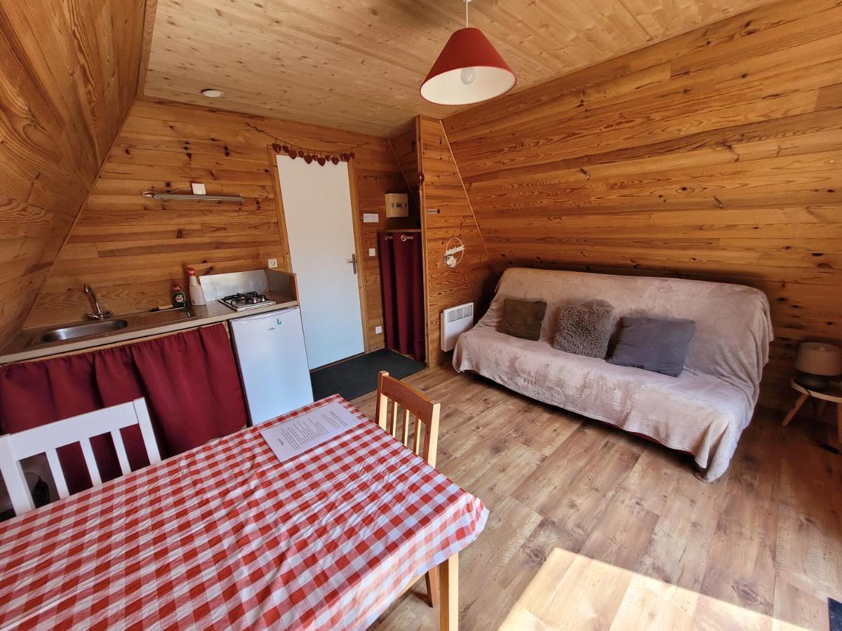 Camping Les Hirondelles Bourg-Sainte-Marie Екстериор снимка