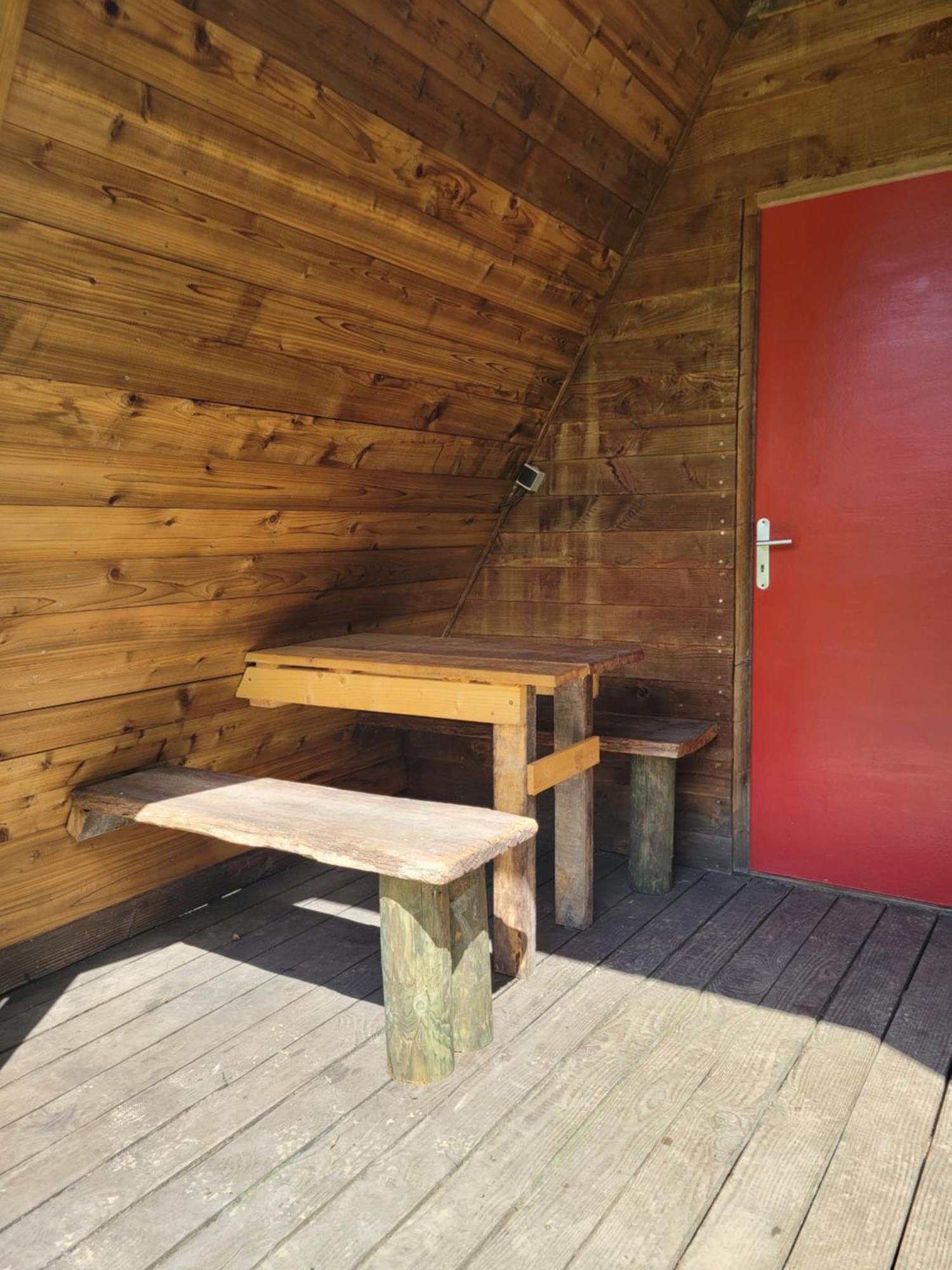 Camping Les Hirondelles Bourg-Sainte-Marie Екстериор снимка