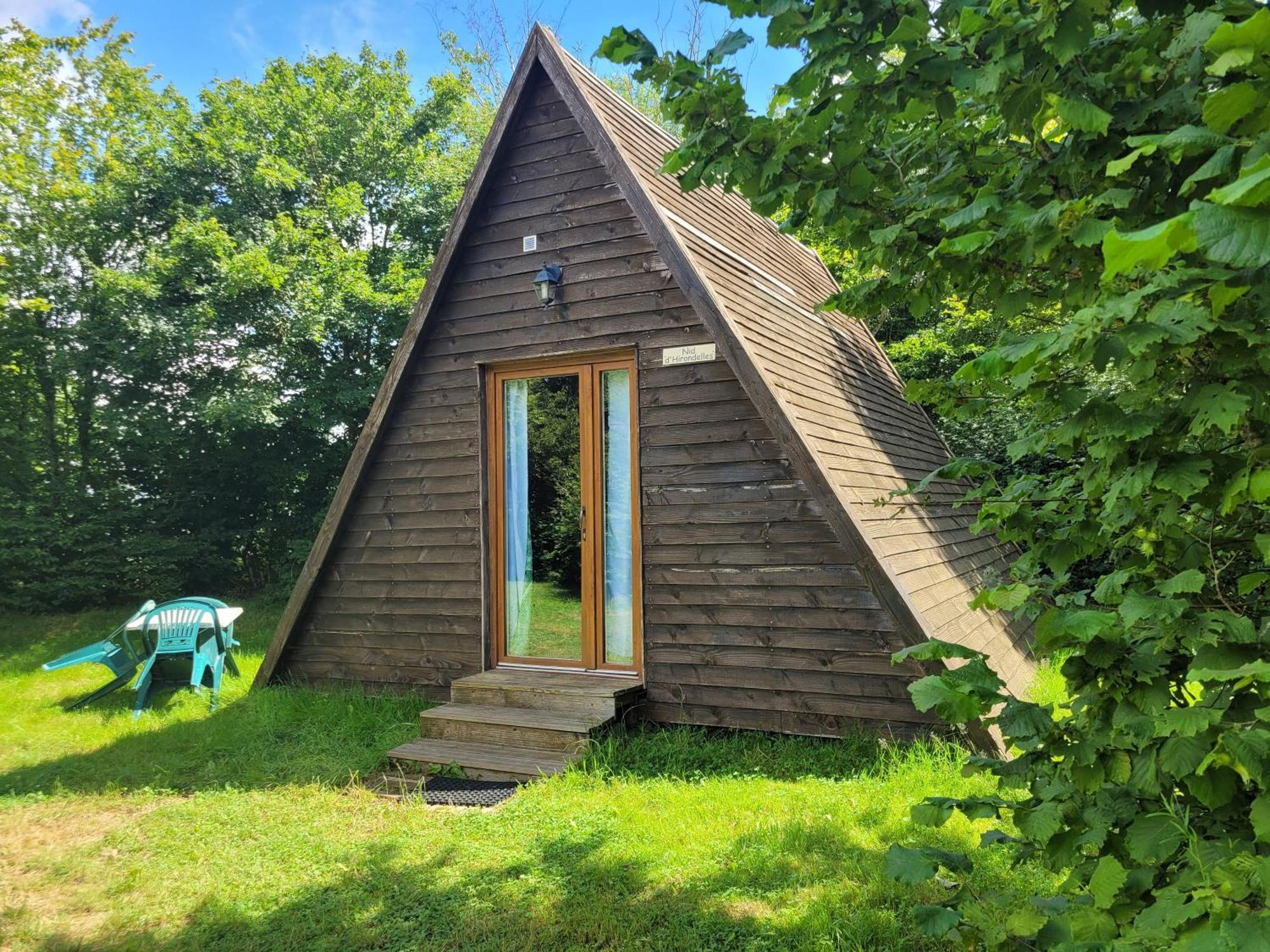 Camping Les Hirondelles Bourg-Sainte-Marie Екстериор снимка