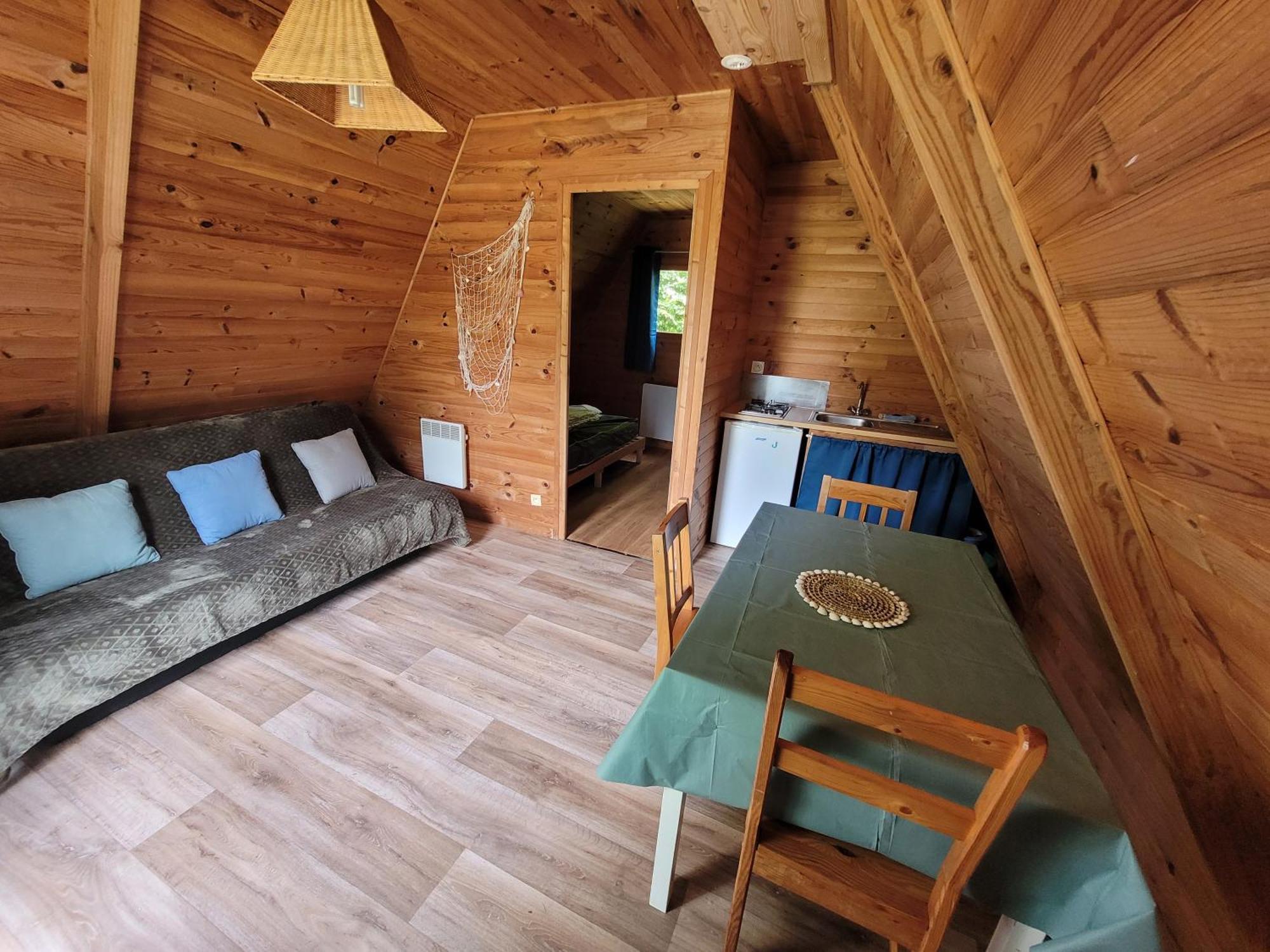 Camping Les Hirondelles Bourg-Sainte-Marie Екстериор снимка