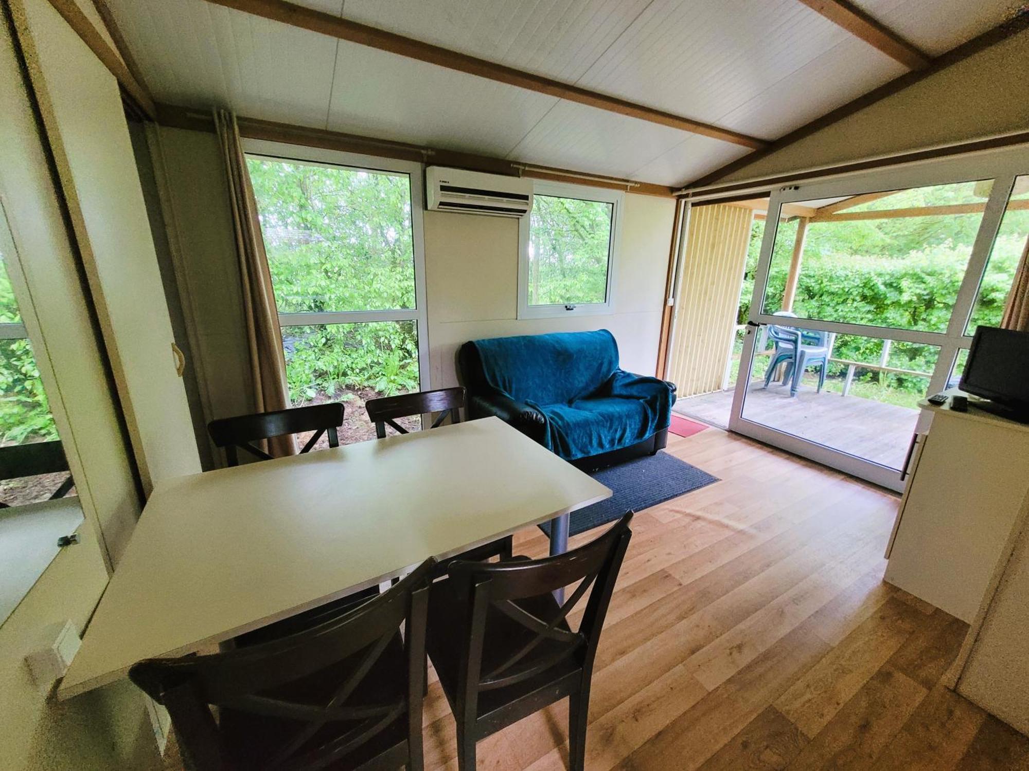 Camping Les Hirondelles Bourg-Sainte-Marie Екстериор снимка