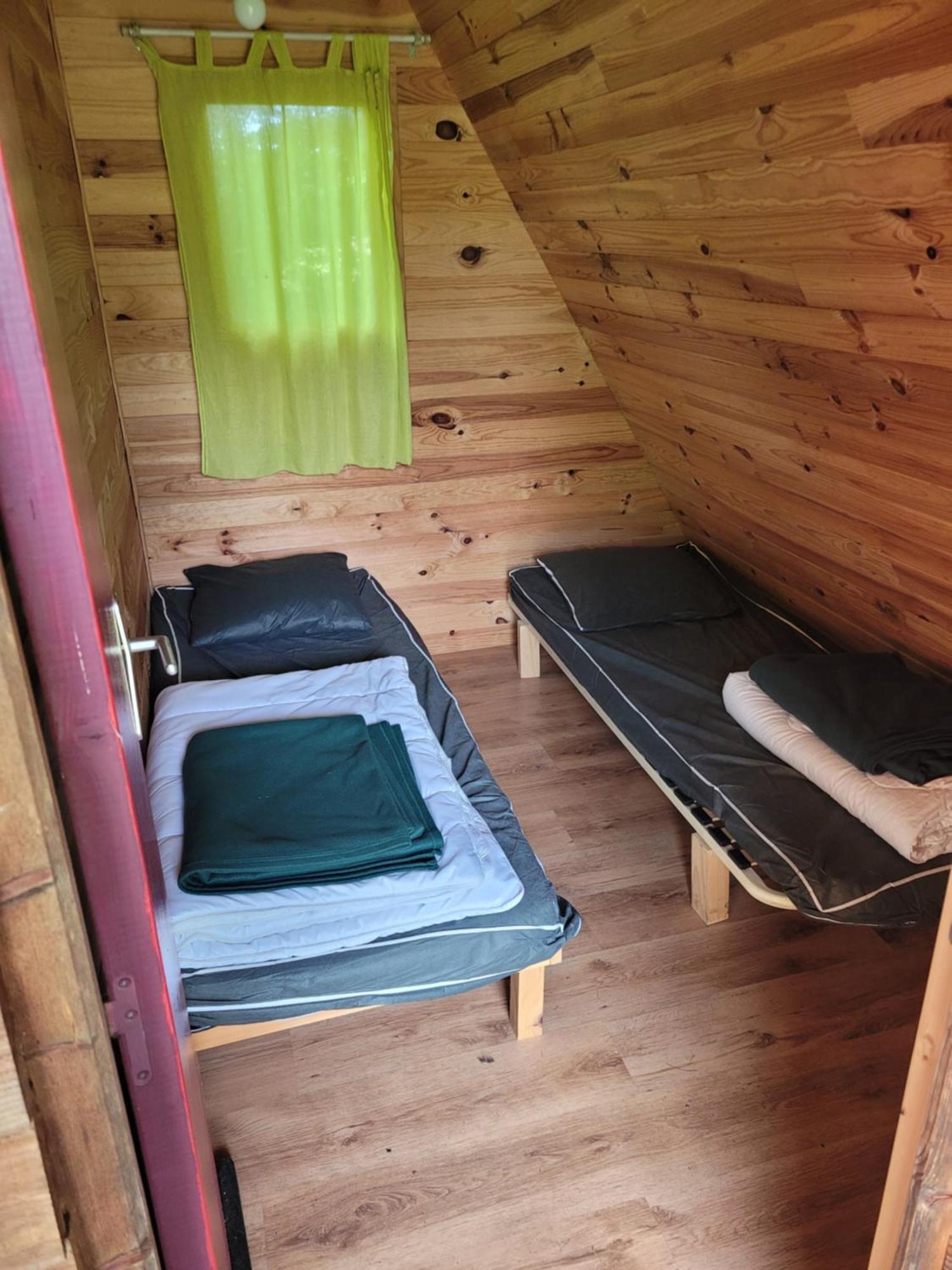 Camping Les Hirondelles Bourg-Sainte-Marie Екстериор снимка