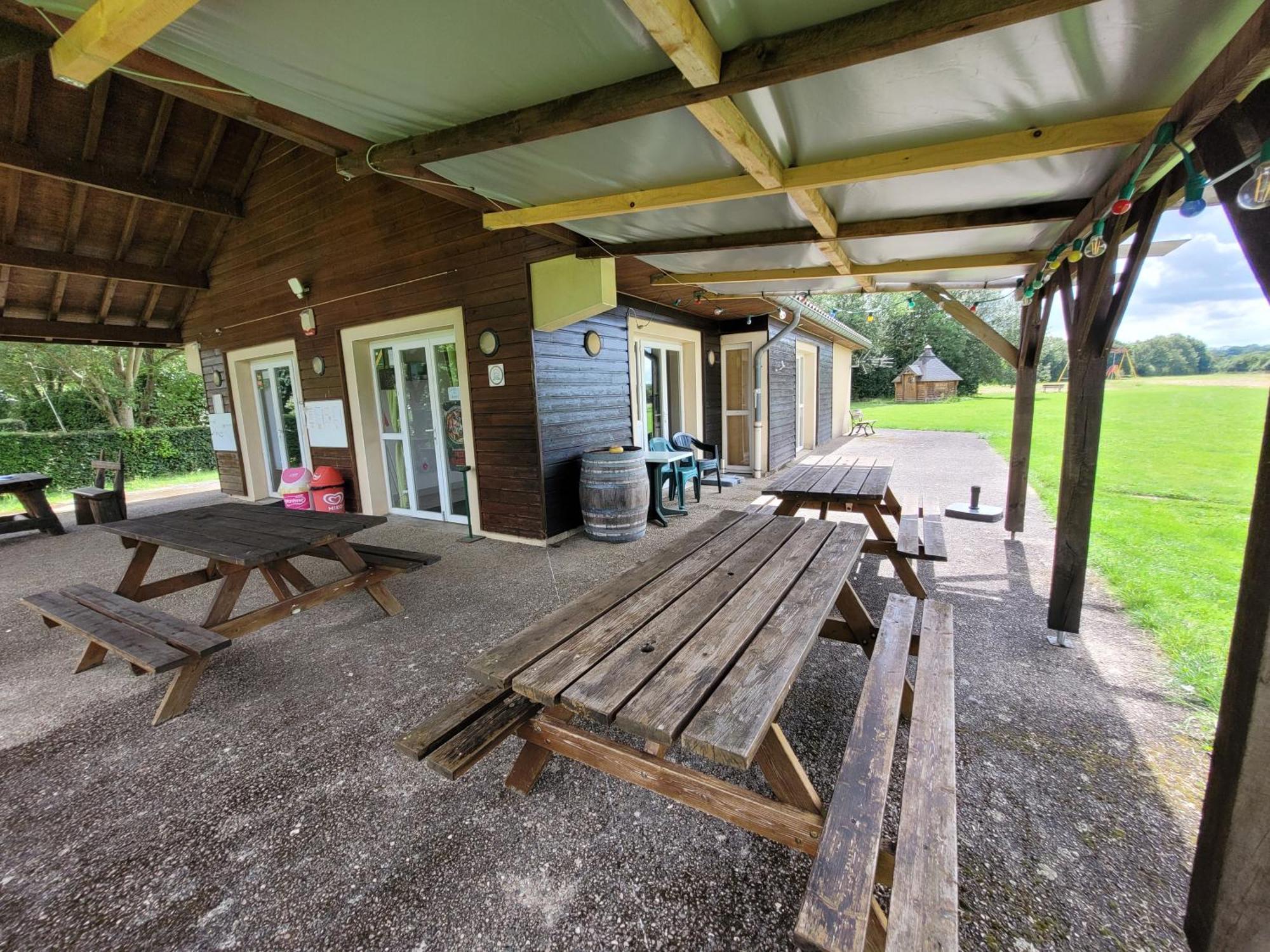 Camping Les Hirondelles Bourg-Sainte-Marie Екстериор снимка
