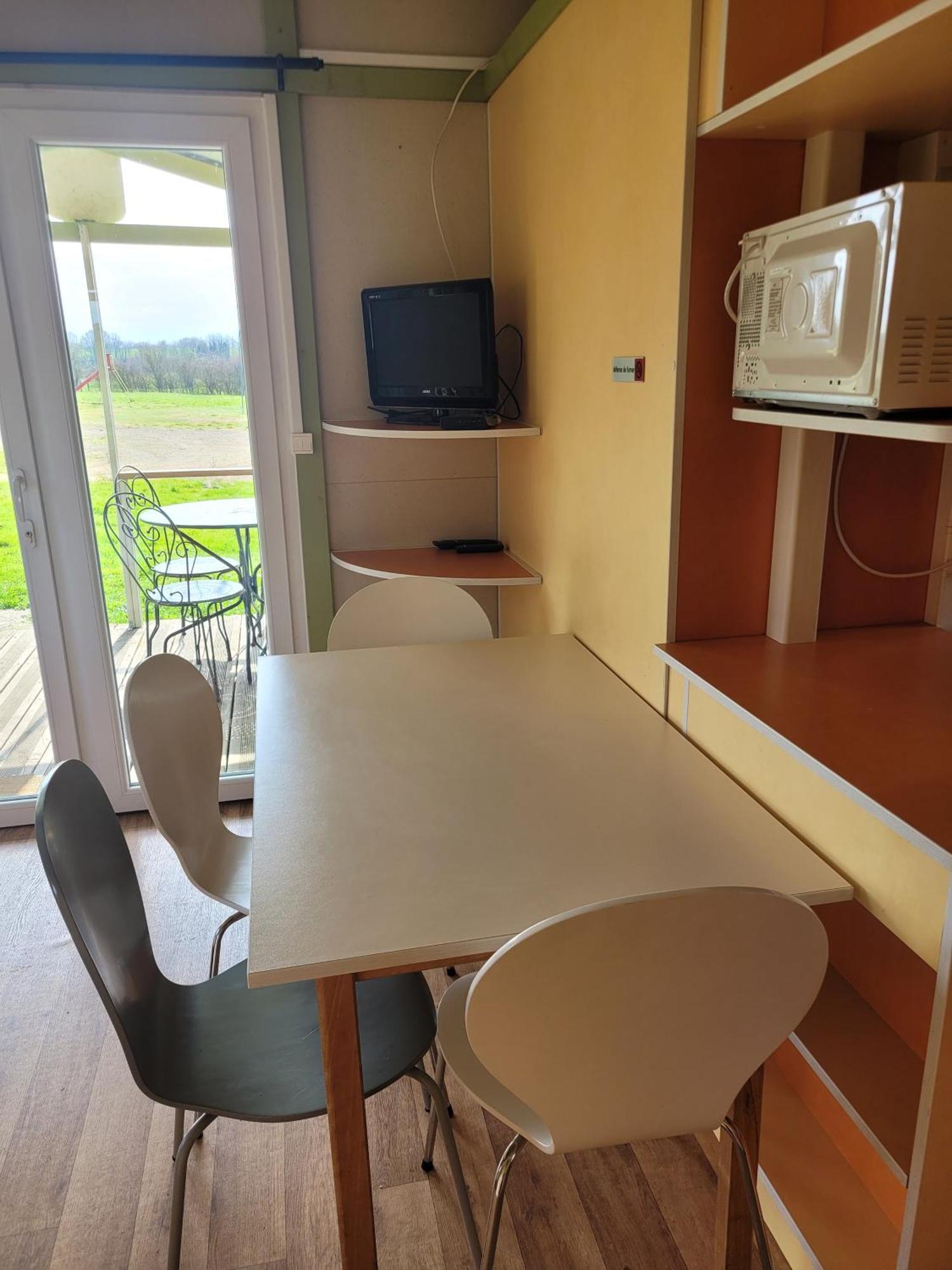 Camping Les Hirondelles Bourg-Sainte-Marie Екстериор снимка